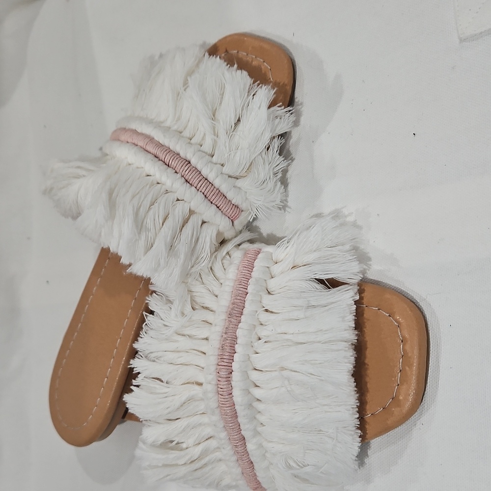 Pawuamba Two Roots Sandals - Picture 4 of 13